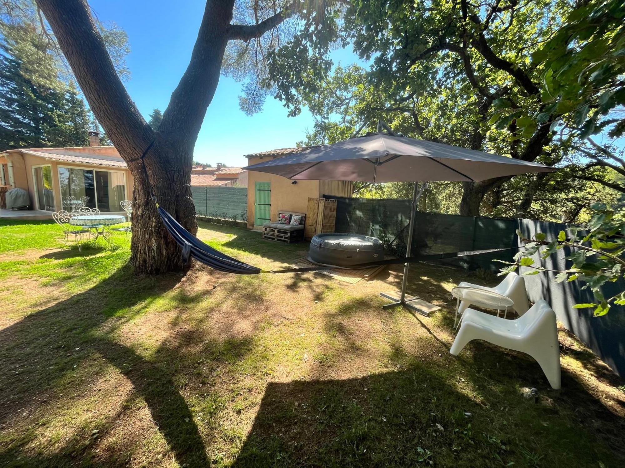 Maison Provencale Au Calme De La Campagne Avec Jacuzzi Aix-en-Provence Bagian luar foto