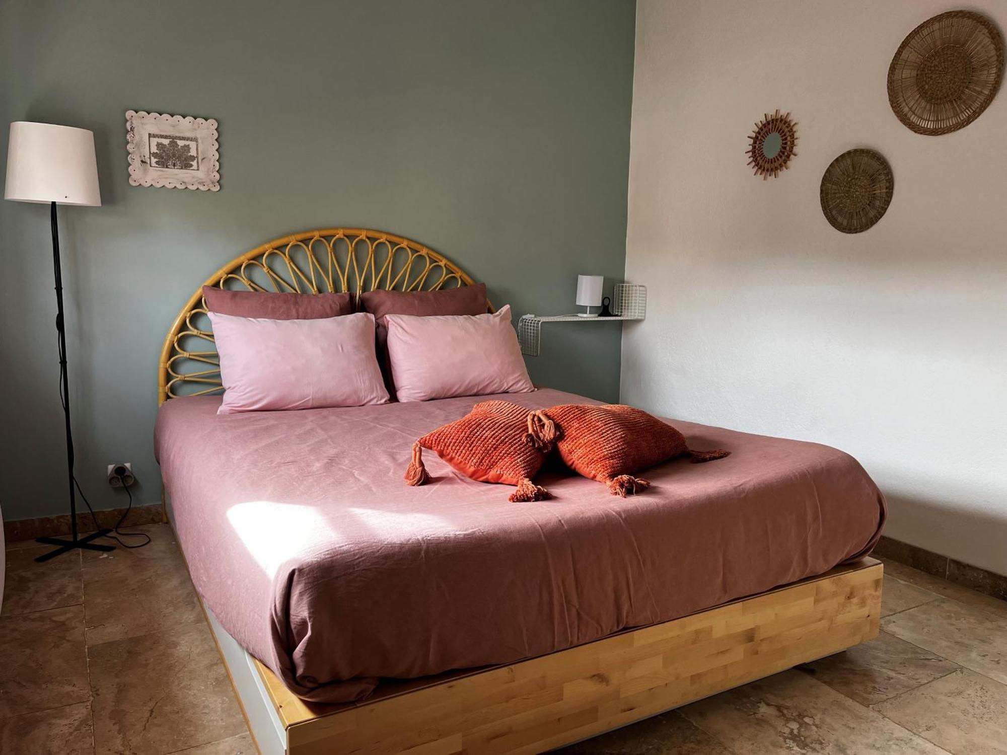 Maison Provencale Au Calme De La Campagne Avec Jacuzzi Aix-en-Provence Bagian luar foto