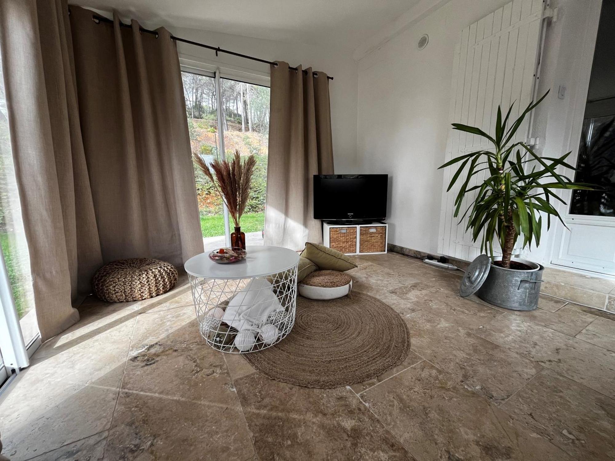 Maison Provencale Au Calme De La Campagne Avec Jacuzzi Aix-en-Provence Bagian luar foto