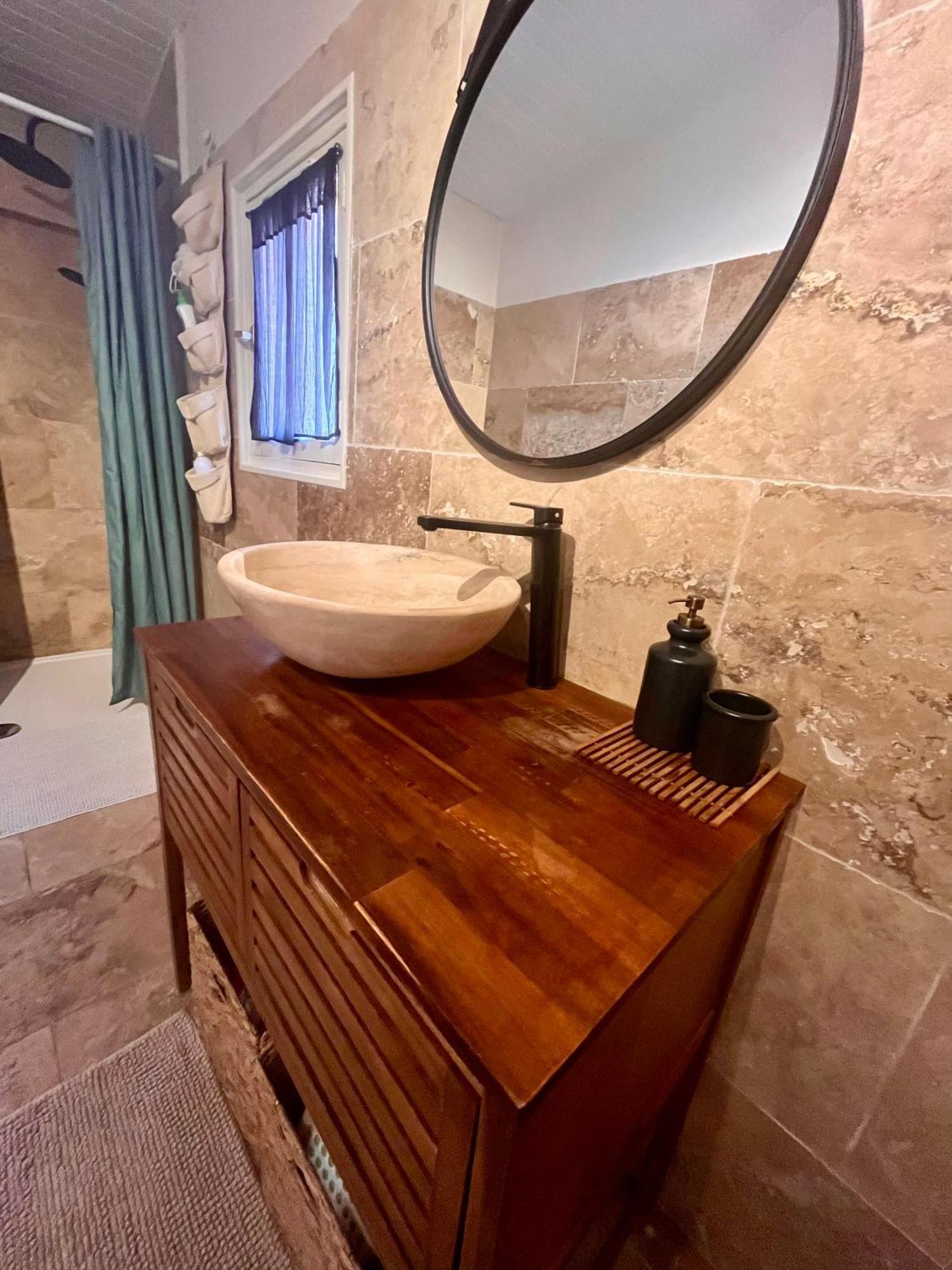 Maison Provencale Au Calme De La Campagne Avec Jacuzzi Aix-en-Provence Bagian luar foto
